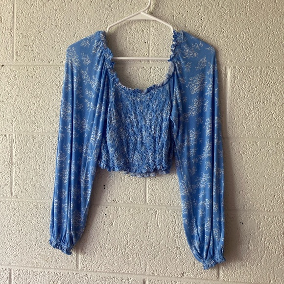 Urban Outfitters Blue Floral Smocked Crop Top S - Picture 3 of 5
